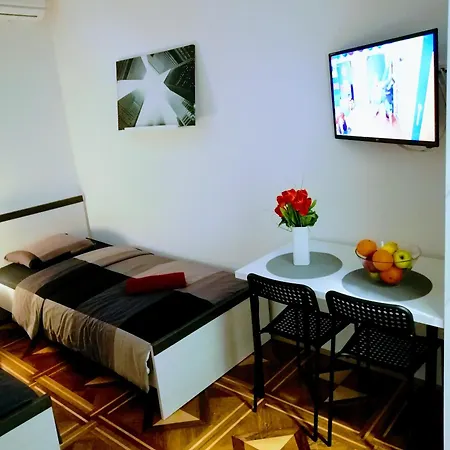 Pula-center Apartament *